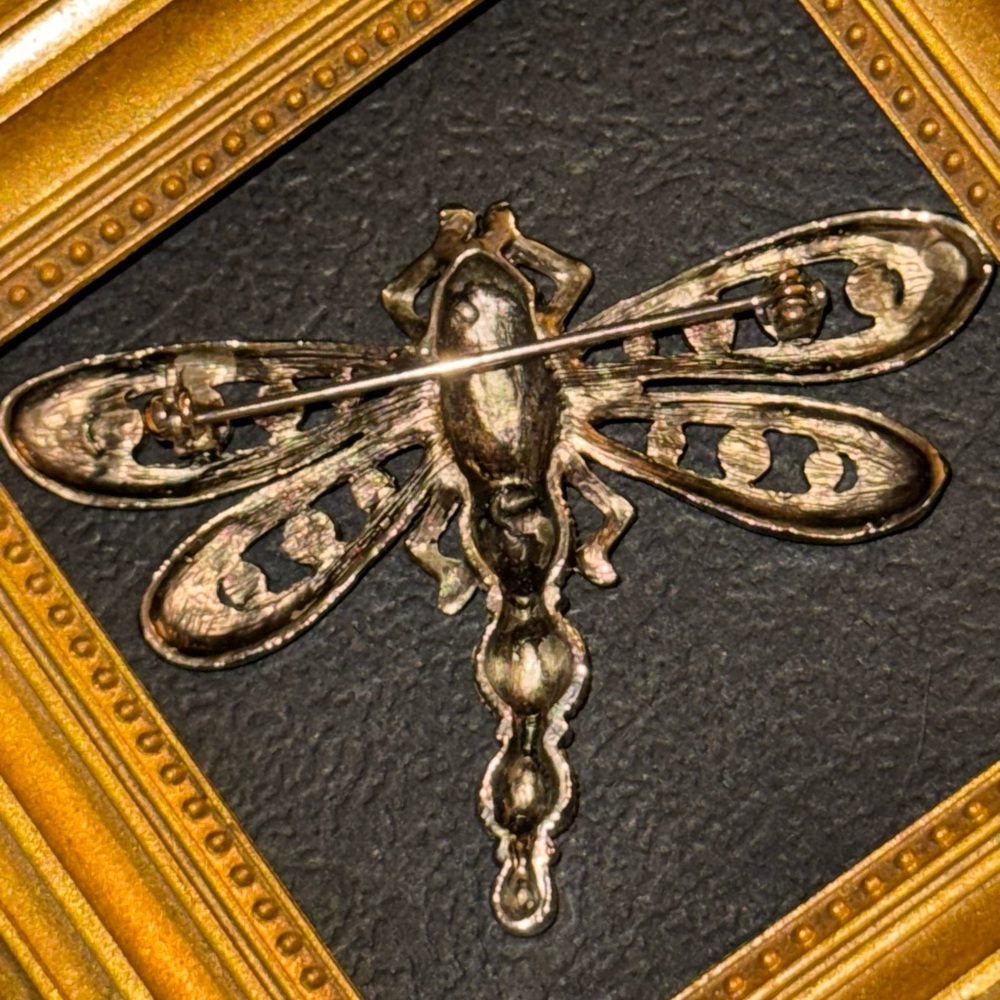 Silvertone Dragonfly Brooch - Picture 16 of 16
